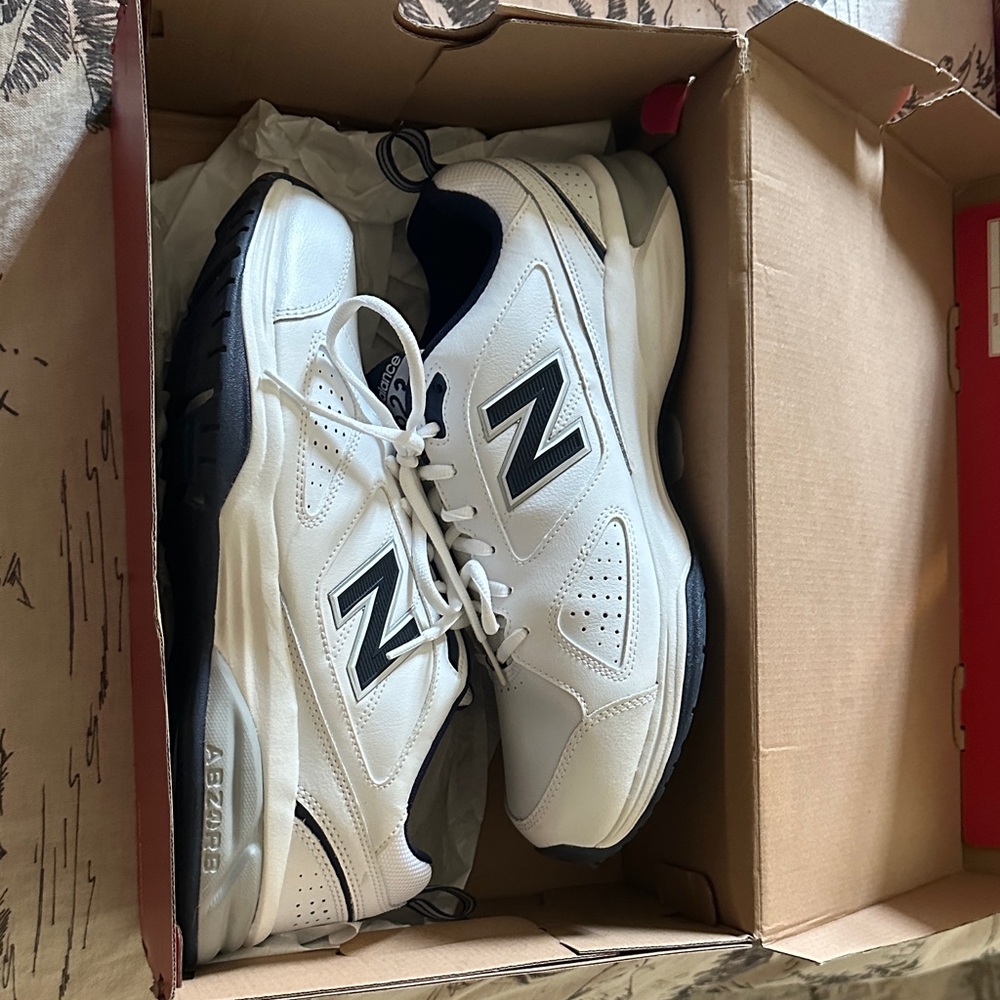 Men’s new balance sneakers size 12EE (wide) new in box 608 V5